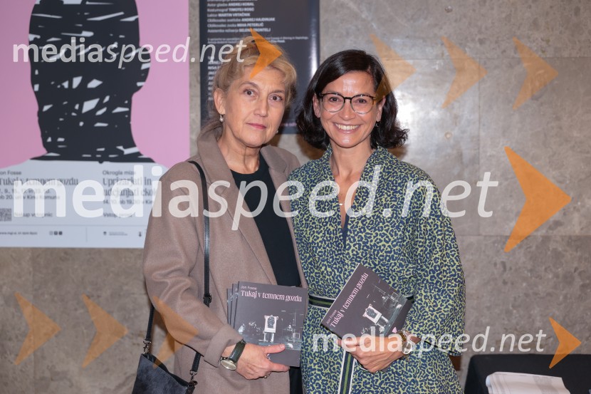  Barbara Hieng Samobor, direktorica in umetniška vodja MGL;  Simona  Belle, služba za stike z javnostmi MGLTukaj v temenem gozdu, premiera drame MGL