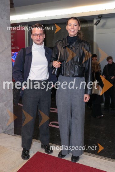 Tukaj v temenem gozdu, premiera drame MGL