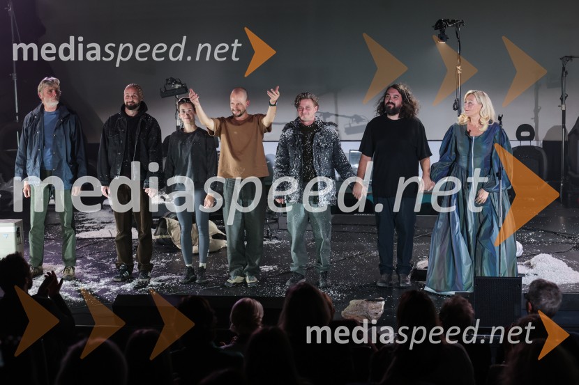  Boris  Kerč, igralec;  Jaka Lah, igralec;  Nina Rakovec, igralka, pevka;  Jernej Gašperin, igralec;  Jure Rajšp, igralec;  Andrej  Kobal, glasbenik;  Judita Zidar, igralkaTukaj v temenem gozdu, premiera drame MGL