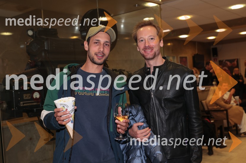  Voranc  Boh, igralec;  ... Tukaj v temenem gozdu, premiera drame MGL