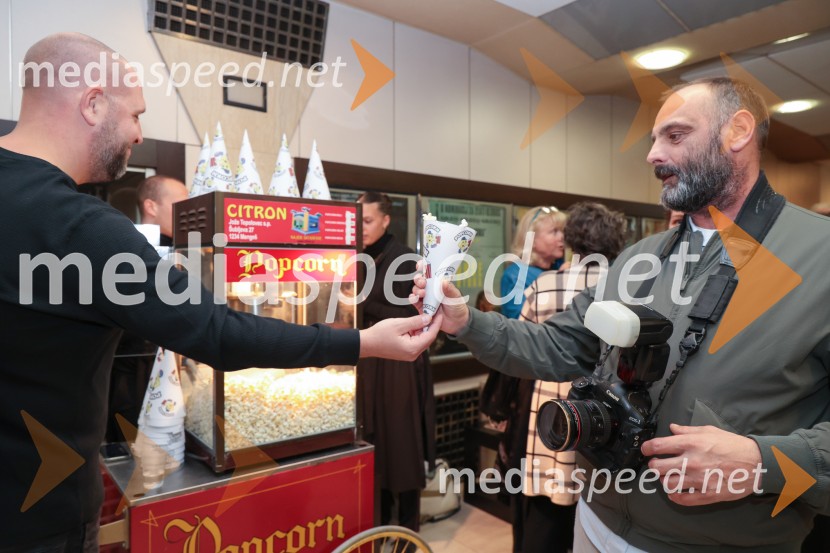 Tukaj v temenem gozdu, premiera drame MGL