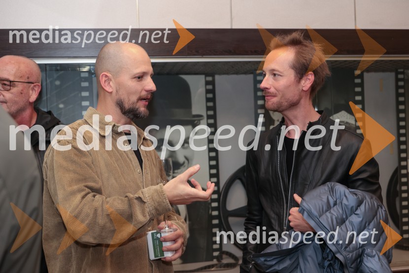  ... ;  Jernej Gašperin, igralecTukaj v temenem gozdu, premiera drame MGL