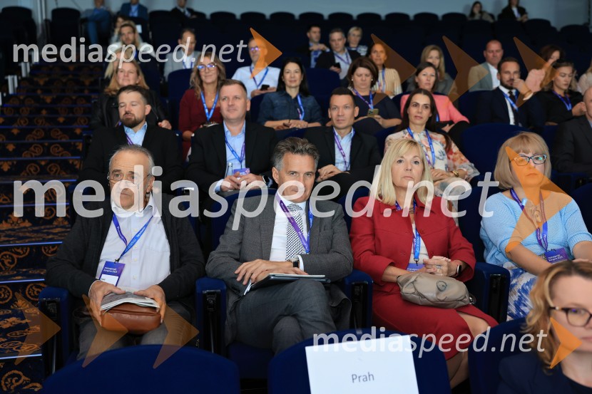  ... ;  Milan Martin Cvikl, viceguverner Banke Slovenije;  Medeja Lončar, direktorica Siemens Slovenija ter pobudnica izbora Inženirka leta;  ... Managerski kongres 2025, drugi dan