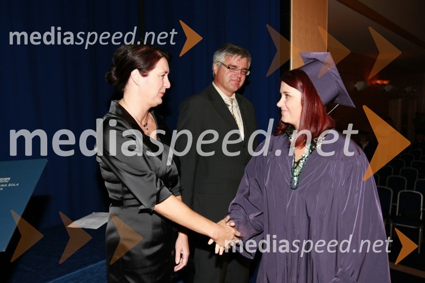 Mag. Majda Kralj, direktorica poslovnega sistema Academia in diplomantka VSŠ Academia15. obletnica poslovnega sistema Academia in svečana podelitev diplom Višje strokovne šole Academia