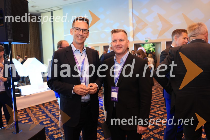  Gregor Makuc, direktor Korporativnih zadev in član uprave, Lek d.d.; dr. Simon Rečnik, direktor Trdnih izdelkov in član uprave Leka d.d.Managerski kongres 2025, drugi dan