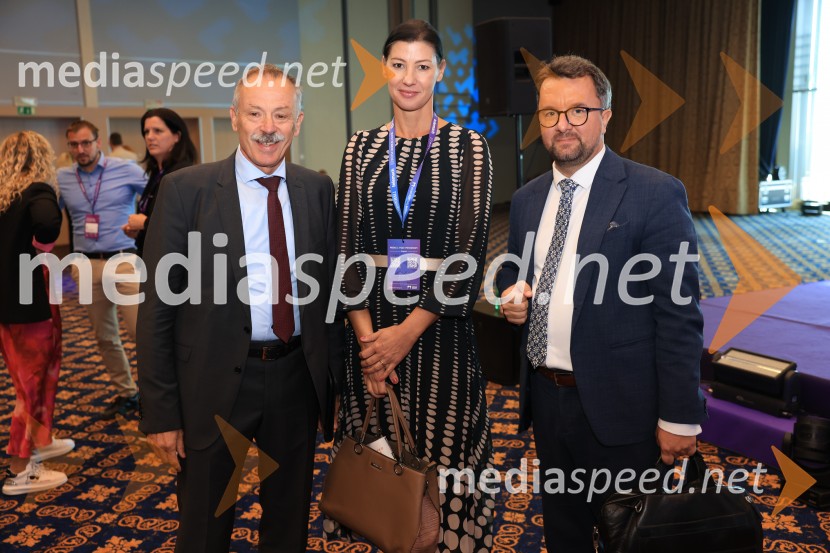  Miha Hočevar, režiser in scenarist;  ... ;  Žiga Vavpotič, podjetnikManagerski kongres 2025, drugi dan