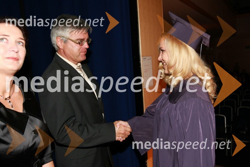 Mag. Samo Hribar Milič, generalni direktor GZS in diplomantka VSŠ Academia15. obletnica poslovnega sistema Academia in svečana podelitev diplom Višje strokovne šole Academia