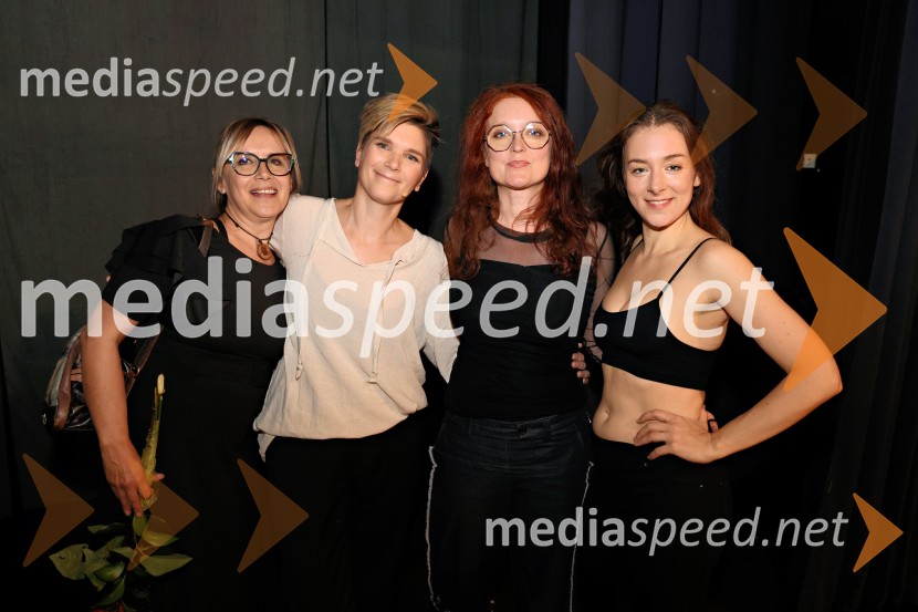  Mateja Kapun, scenografinja;  Špela  Huzjak;  Mira Strnad, kostumografinja;  Liza Marijina, igralkaŽival si, premiera v Mestnem gledališču Ptuj