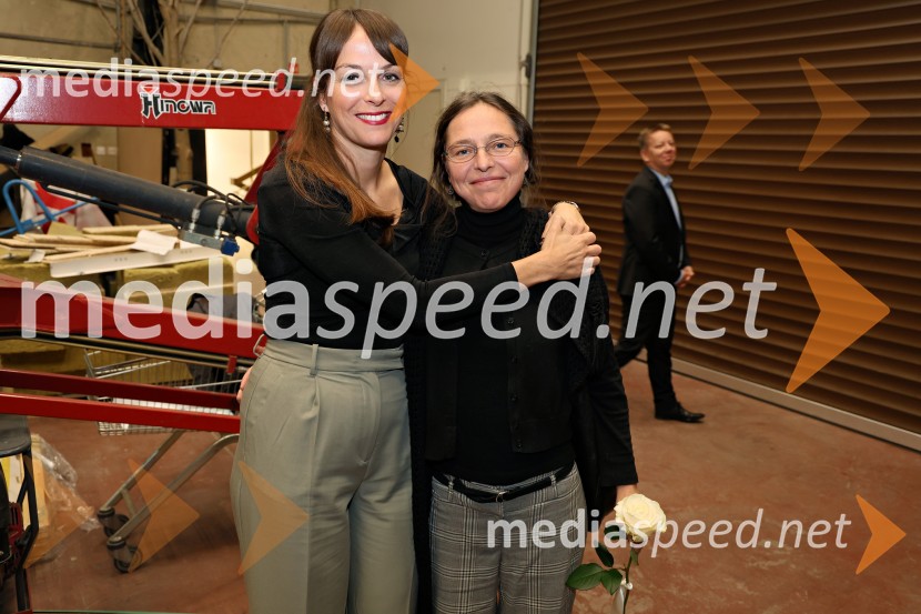  Špela Lešnik, producentka Drame SNG Maribor;  Polonca Rajšp, dramska šepetalkaMedeja, premiera drame SNG Maribor