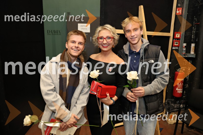  Tvrtko  Kolar, igralec;  ... ;  Jan Rendić, igralecMedeja, premiera drame SNG Maribor