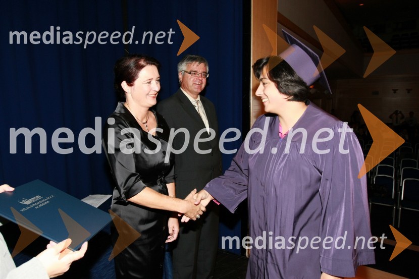 Mag. Majda Kralj, direktorica poslovnega sistema Academia in diplomantka VSŠ Academia15. obletnica poslovnega sistema Academia in svečana podelitev diplom Višje strokovne šole Academia