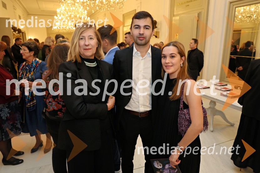  Andreja Japelj;  ... ;  ... Medeja, premiera drame SNG Maribor