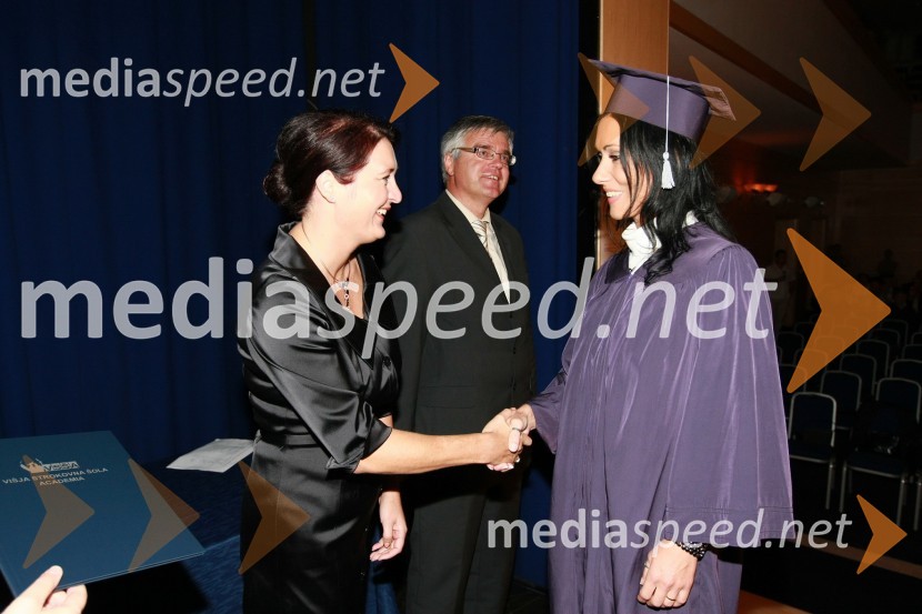 Mag. Majda Kralj, direktorica poslovnega sistema Academia in diplomantka VSŠ Academia15. obletnica poslovnega sistema Academia in svečana podelitev diplom Višje strokovne šole Academia