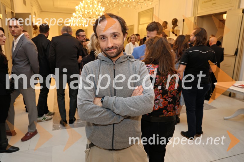  Nejc Ropret, igralecMedeja, premiera drame SNG Maribor