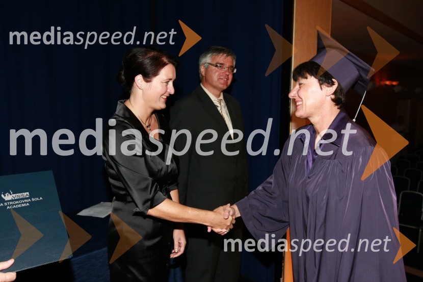 Mag. Majda Kralj, direktorica poslovnega sistema Academia in diplomantka VSŠ Academia15. obletnica poslovnega sistema Academia in svečana podelitev diplom Višje strokovne šole Academia