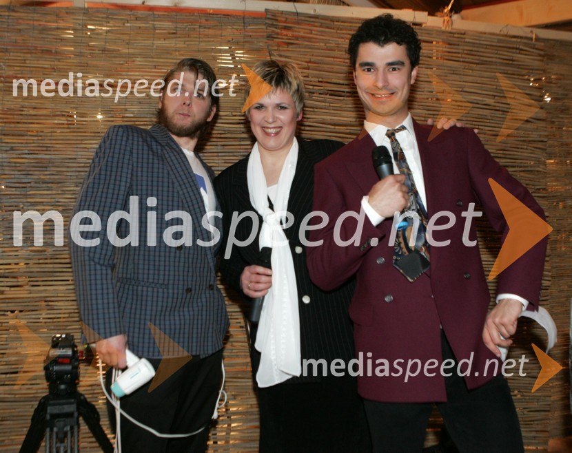 Primož Dani in Miran Camplin - Cepo, humorista in člana skupine D'kwashen retasy in Andreja Čamernik, voditeljica oddaje (na sredini)Podalpski večer, snemanje nove oddaje na Net Tv