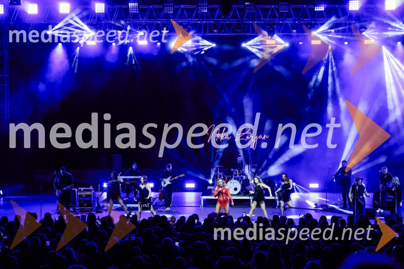 Nika Zorjan na velikem odru Križank