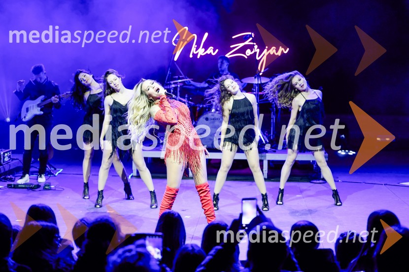  Nika Zorjan, pevkaNika Zorjan na velikem odru Križank