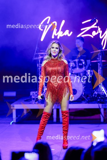  Nika Zorjan, pevkaNika Zorjan na velikem odru Križank