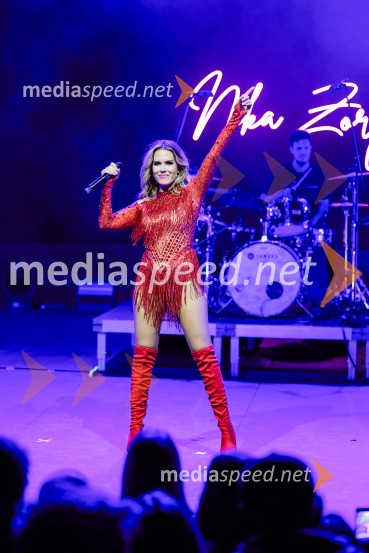  Nika Zorjan, pevkaNika Zorjan na velikem odru Križank