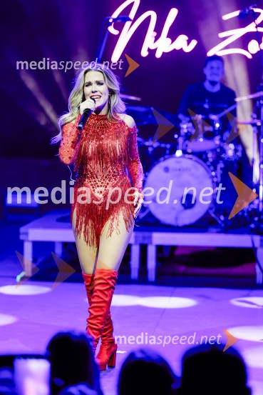  Nika Zorjan, pevkaNika Zorjan na velikem odru Križank