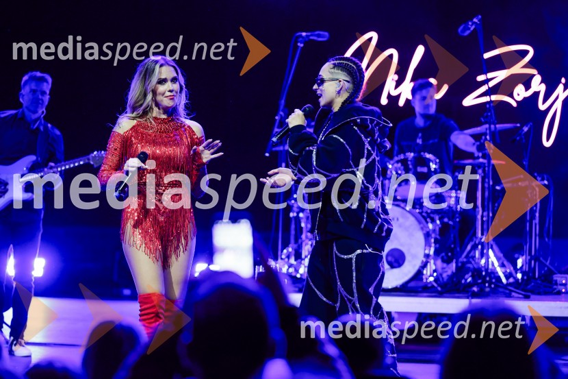  Nika Zorjan, pevka;  Mia Puhar Rodin - Masayah, pevkaNika Zorjan na velikem odru Križank