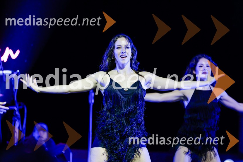 Nika Zorjan na velikem odru Križank