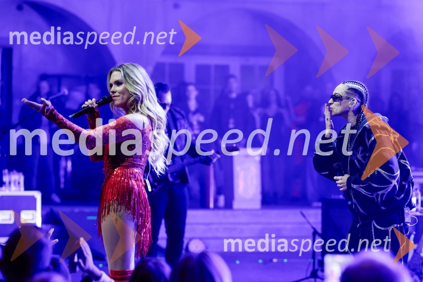  Nika Zorjan, pevka;  Mia Puhar Rodin - Masayah, pevkaNika Zorjan na velikem odru Križank