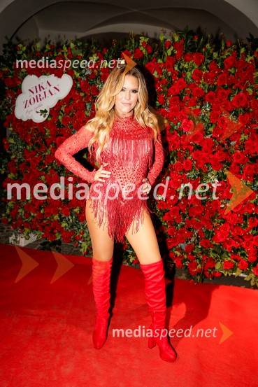  Nika Zorjan, pevkaNika Zorjan na velikem odru Križank