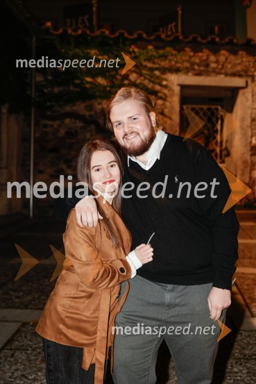  ... ;  Jure TršanNika Zorjan na velikem odru Križank