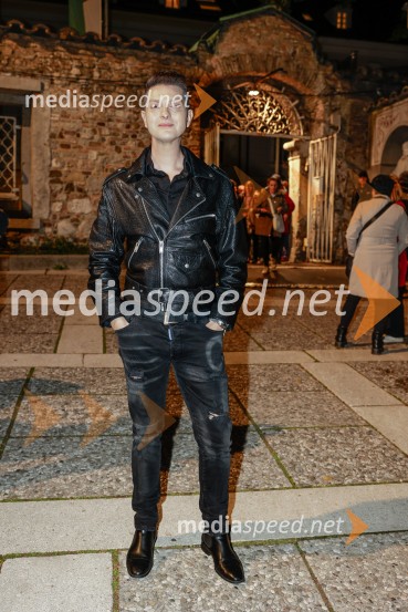  Damjan Murko, pevecNika Zorjan na velikem odru Križank