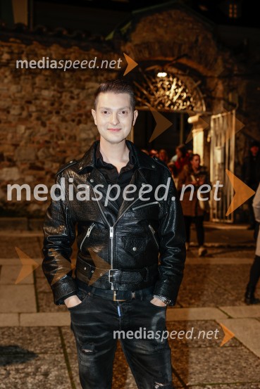  Damjan Murko, pevecNika Zorjan na velikem odru Križank