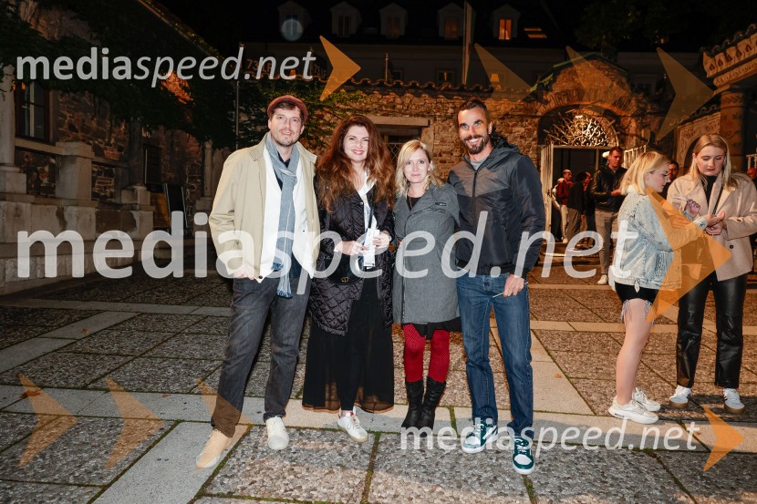  Dominik Bagola, glasbenik, Balladero;  Erika Mahorič;  ... ;  ... Nika Zorjan na velikem odru Križank