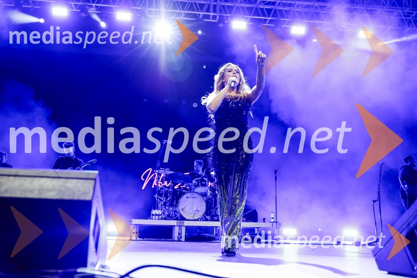  Nika Zorjan, pevkaNika Zorjan na velikem odru Križank