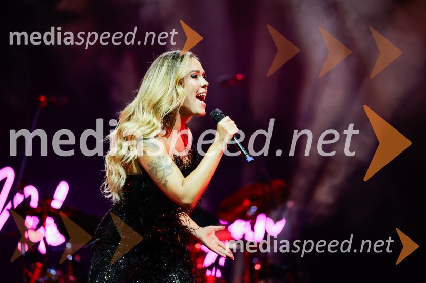  Nika Zorjan, pevkaNika Zorjan na velikem odru Križank