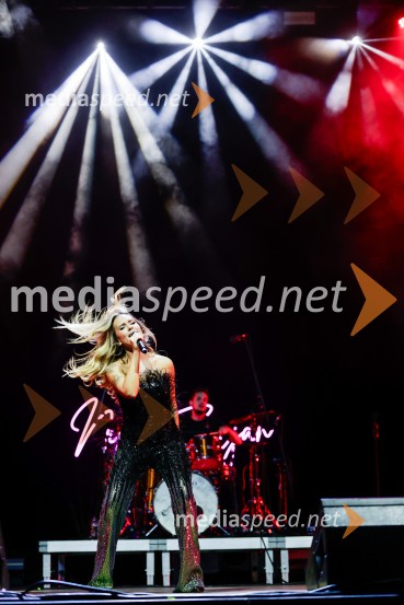  Nika Zorjan, pevkaNika Zorjan na velikem odru Križank