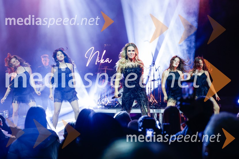  Nika Zorjan, pevkaNika Zorjan na velikem odru Križank