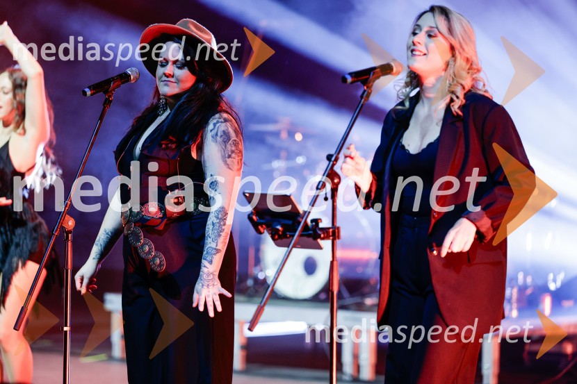 Nika Zorjan na velikem odru Križank