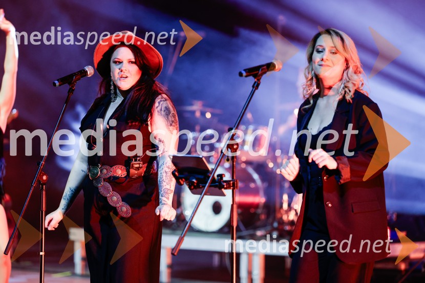 Nika Zorjan na velikem odru Križank