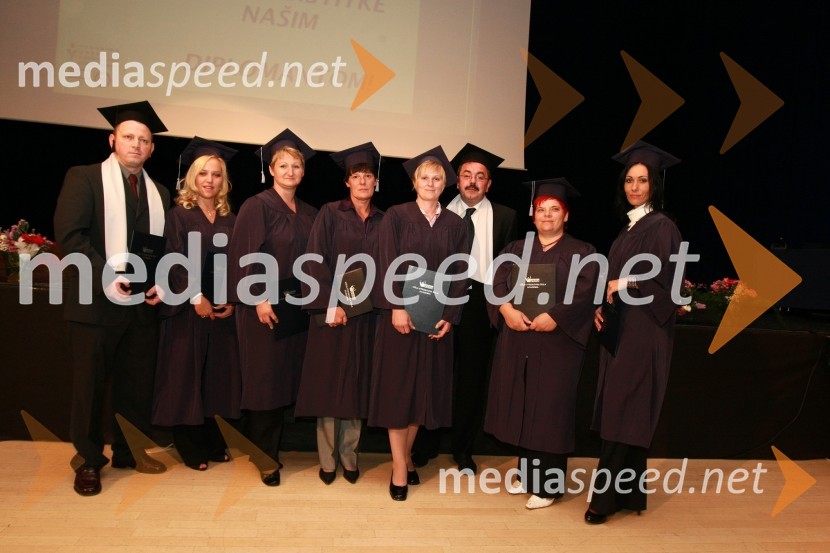 Diplomanti VSŠ Academia15. obletnica poslovnega sistema Academia in svečana podelitev diplom Višje strokovne šole Academia