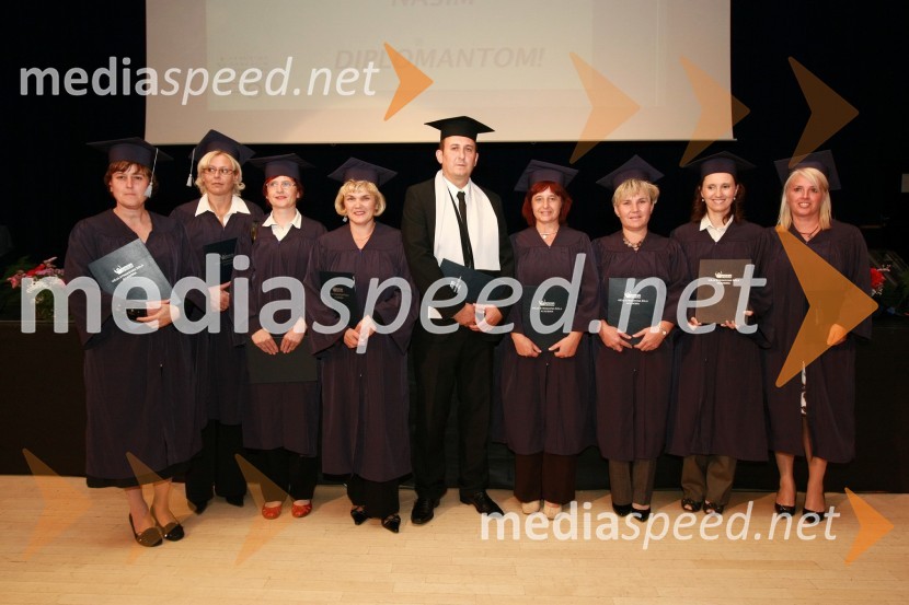 Diplomanti VSŠ Academia15. obletnica poslovnega sistema Academia in svečana podelitev diplom Višje strokovne šole Academia