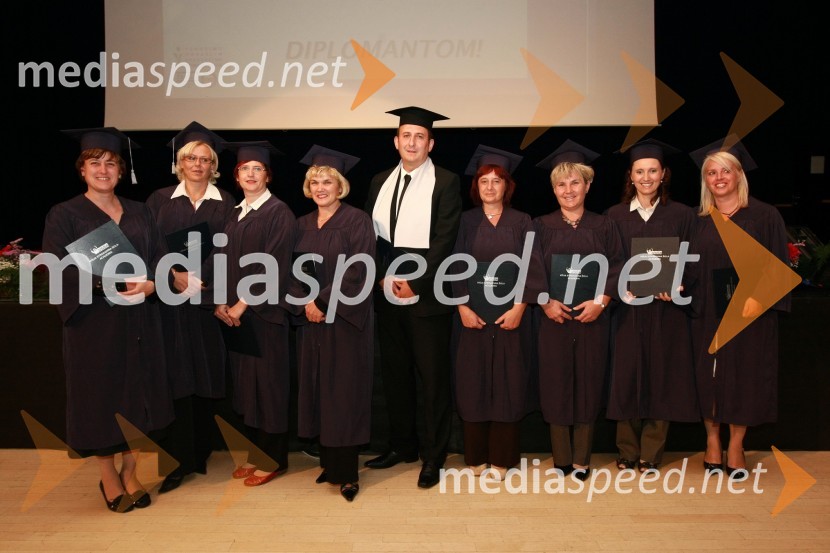 Diplomanti VSŠ Academia15. obletnica poslovnega sistema Academia in svečana podelitev diplom Višje strokovne šole Academia