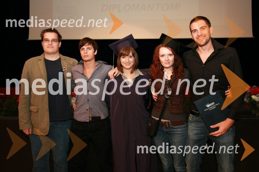 Diplomanta VSŠ Academia15. obletnica poslovnega sistema Academia in svečana podelitev diplom Višje strokovne šole Academia