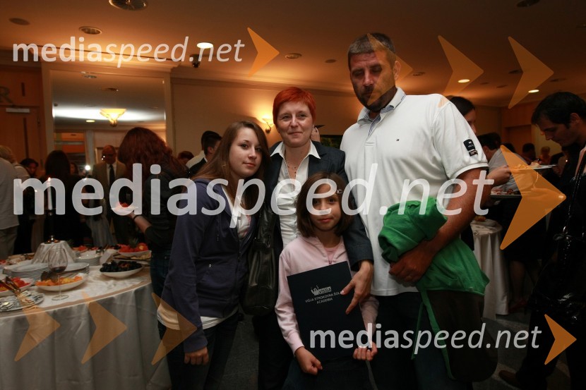 15. obletnica poslovnega sistema Academia in svečana podelitev diplom Višje strokovne šole Academia