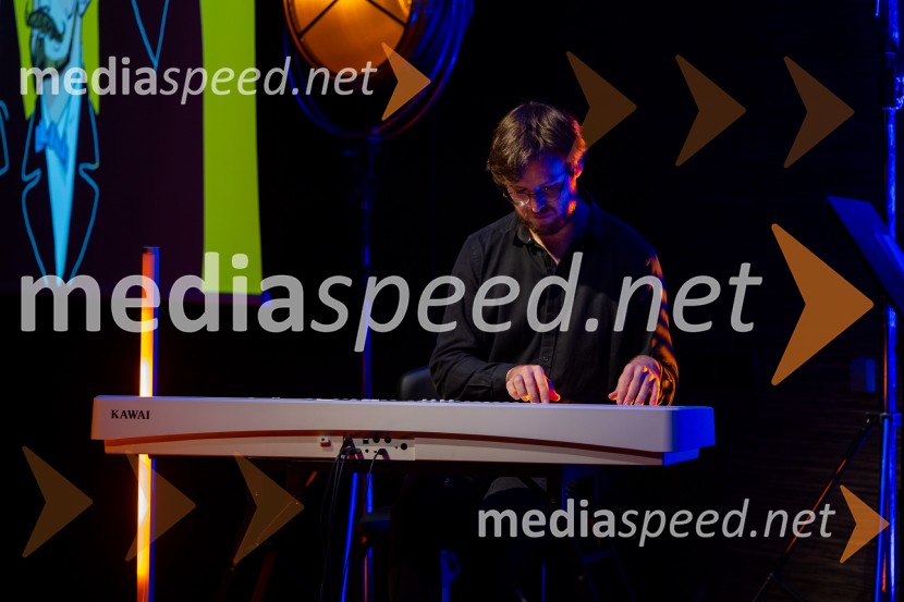  Leon Firšt, pianistCankarjeva založba praznovala 80 let