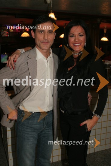 Stojan Auer in Rebeka Dremelj, Miss Slovenije 2001 in pevkaPeta noč, snemanje oddaje televizije Net TV Mariborr