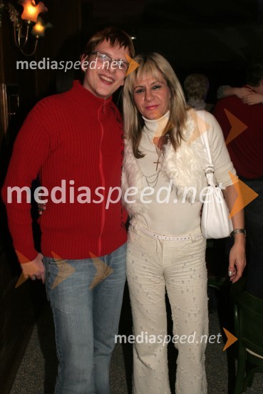 Peter Januš, pevec in Karmen Auer, žena Stojana AuerjaPeta noč, snemanje oddaje televizije Net TV Mariborr