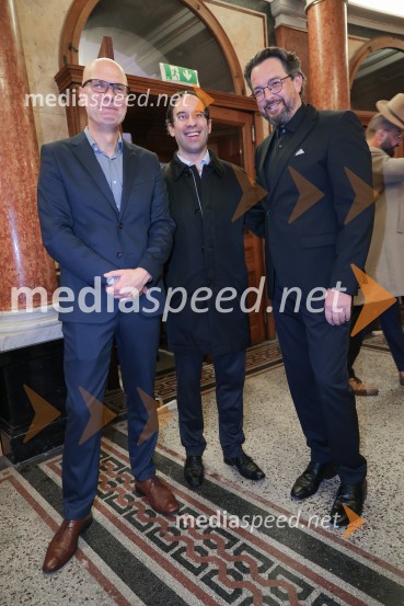  Marin Blažević, režiser;  Simon Krečič, umetniški direktor Opere SNG Maribor;  Marko  Hribernik, direktor SNG Opera in balet LjubljanaPotovanje v Reims, premiera SNG Opera Ljubljana