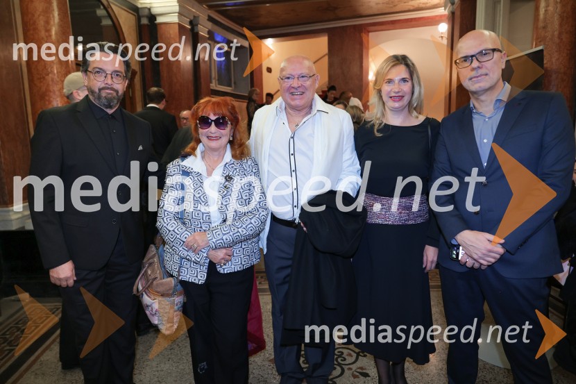 Marko  Hribernik, direktor SNG Opera in balet Ljubljana;  ... ;  Nace Junkar, operni pevec;  Barbara Čepirlo Čičigoj, odnosi z javnostjo Opera in Balet Ljubljana;  Marin Blažević, režiserPotovanje v Reims, premiera SNG Opera Ljubljana