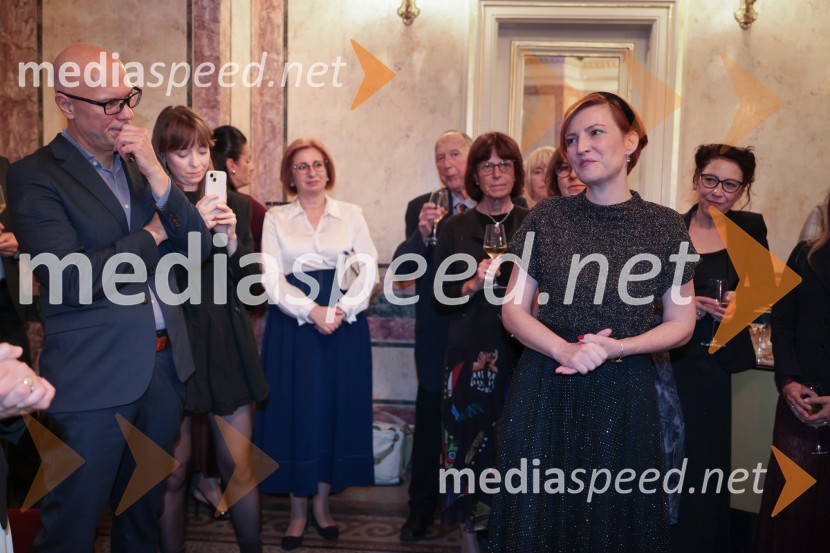 dr. Asta Vrečko, ministrica za kulturoPotovanje v Reims, premiera SNG Opera Ljubljana